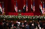 Afgørende. En sejr til Obama vil være en sejr ikke alene for amerikanerne, men for freden i verden. Ikke mindst i Mellemøsten, der i disse år gennemgår historiske forandringer. 