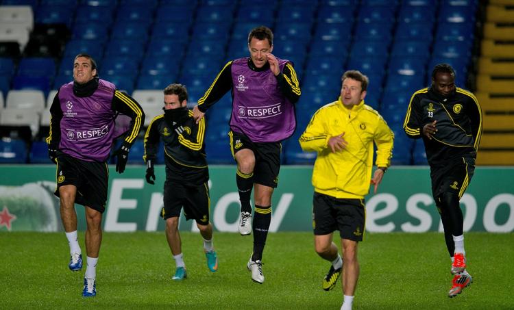 pressede. Med John Terry til rådighed kan Chelsea stabilisere forsvaret i aften. 