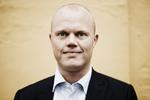 Salut. »Vi har brug for at der bliver skabt vækst, optimisme og arbejdspladser, og det bidrager regeringens udspil ikke til«, siger Venstres finansordfører, Peter Christensen. 