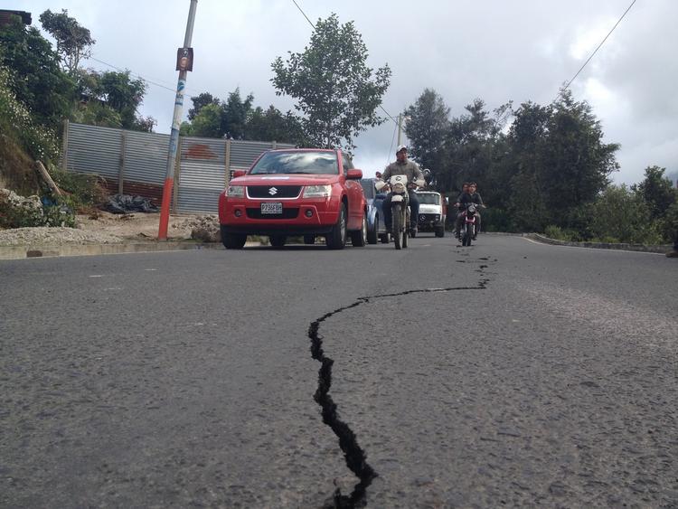 rystet. Byen San Marcos, der ligger 130 kilometer fra epicentret, blev hårdt ramt af jordskælvet med - melder de foreløbige oplysninger - omkring 30 sammenstyrtede huse. 