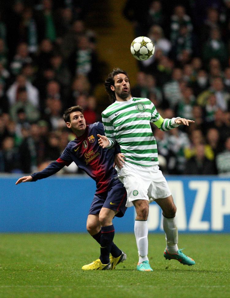 2-1. Celtic-anfører Giorgos Samaras fik en af karrierens mest meriterende sejre, da Lionel Messi og co. blev sat til vægs i Glasgow. 
