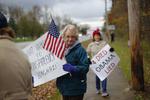 Tea Party-støtter på vej til demonstration mod Obama før valget. Gårsdagens resultat sender bevægelsen i knæ, men de vil stadig have indflydelse i de kommende år, spår eksperter. 
