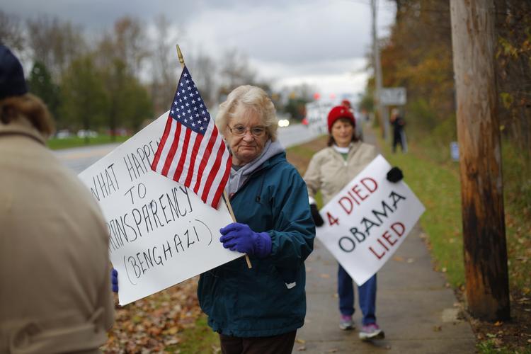 Tea Party-støtter på vej til demonstration mod Obama før valget. Gårsdagens resultat sender bevægelsen i knæ, men de vil stadig have indflydelse i de kommende år, spår eksperter. 