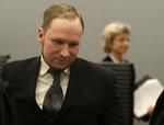 isoleret. Anders Behring Breivik er placeret i isolation i Ila-fængslet og hadr kun kontakt med en fængselsbetjent nogle minutter om dagen. 