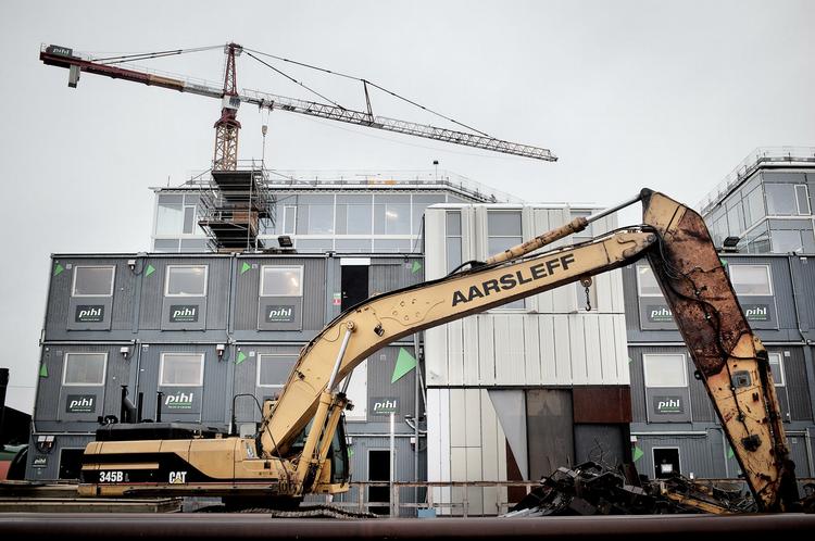 Dumping. Det er stadig ikke en hovedentreprenørs ansvar, at udenlandske underleverandører betaler den rette moms og skat. 