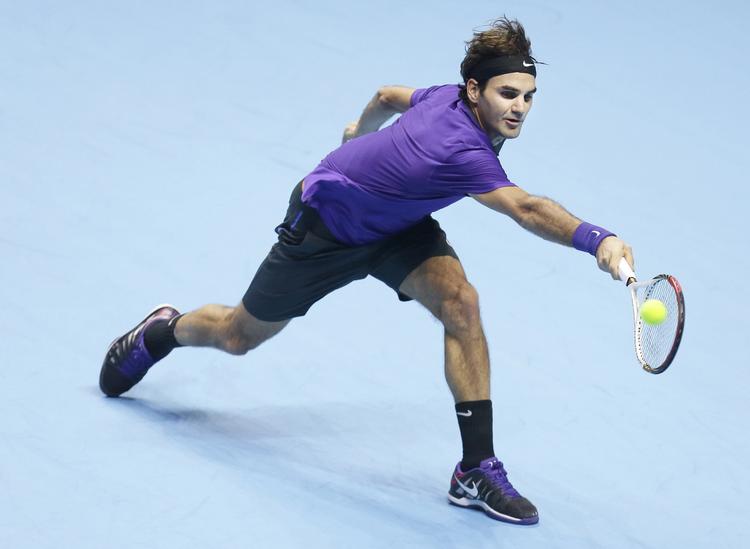 semifinale. Roger Federer viser storspil helt frem til slutningen af tennissæsonen. Schweizeren kan vinde sæsonfinalen for syvende gang. 