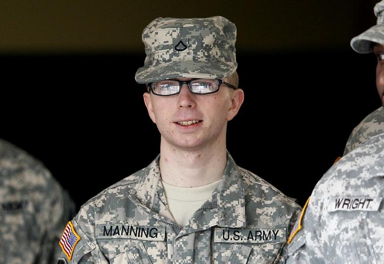 LIVSTID? Bradley Manning risikerer at tilbringe resten af sine dage bag tremmer. 