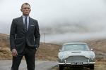 Helt. 'Skyfall' er den tredje Bond-film med Daniel Craig i hovedrollen. Handlingen  har dog intet med de to forgængere 'Casino Royale' og 'Quantum of Solace' at gøre. 