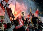 Uro. En lille gruppe af de i alt 2.000 tyske fans kunne ikke finde ud af at opføre sig ordentligt. 