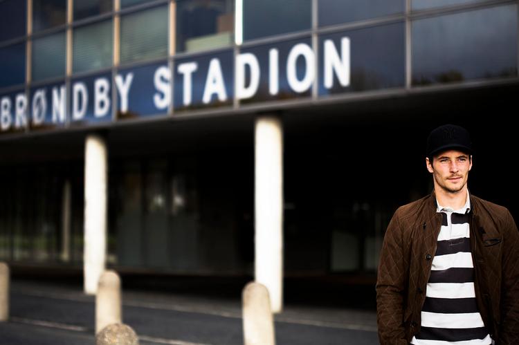 væk. Mike Jensen, der har haft sin far, Henrik, som træner i Brøndby, siger farvel til Brøndby Stadion i vinterpausen og fortsætter helst karrieren i udlandet. Foto: Simon Fals 