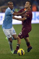 regndans. Det romerske lokalopgør blev vundet af de blå fra Lazio, selv om Roma fik en tidlig føring. 