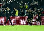 Mål. Simon Makienok efter målet til 1-2. 