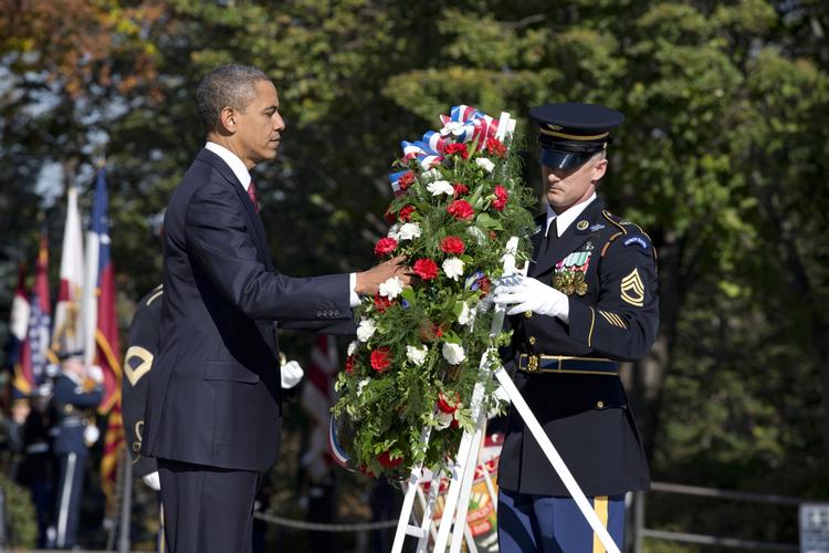 Respekt. Mange lande mindes i dag deres faldne soldater på det, der kaldes Veteran, Armistice eller Remembrance Day. Også de hjemvendte soldater huskes på denne dag. 