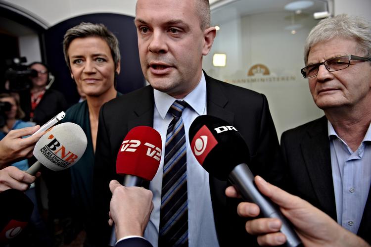 Kvaler. Det bliver ikke nemmere at være regering det kommende år, mener Hans Engell. 