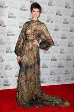 Filmstjerne. Anne Hathaway har bl.a. vist sit alsidige format i store roller i 'Nicholas Nickleby', 'Brokeback Mountain', 'Becoming Jane' 