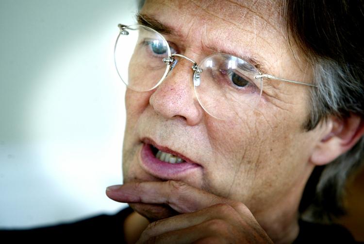 Filmatisering. Instruktøren Bille August skal instruere 'Lykke-Per' - Henrik Pontoppidans klassiker om præstesønnen, der drager til storbyen for at realisere sig selv. 