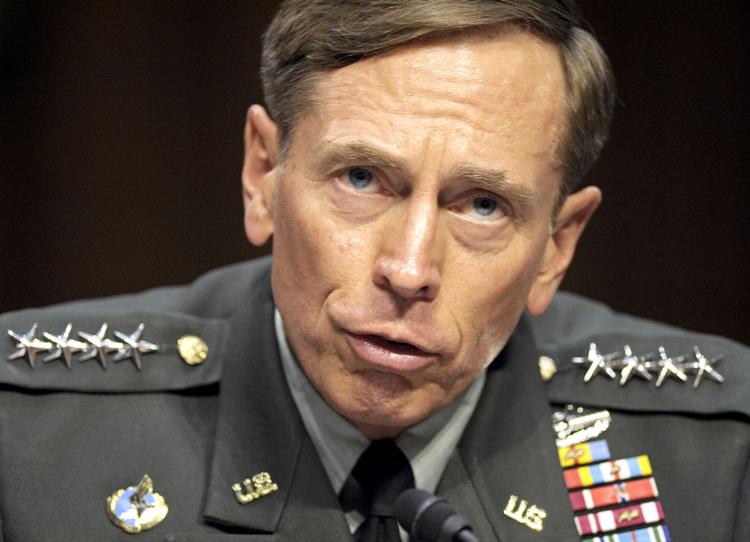 sidespring. David Petraeus trak sig i sidste uge som chef for CIA, efter at det kom frem, at han havde haft en udenomægteskabelig  affære. 