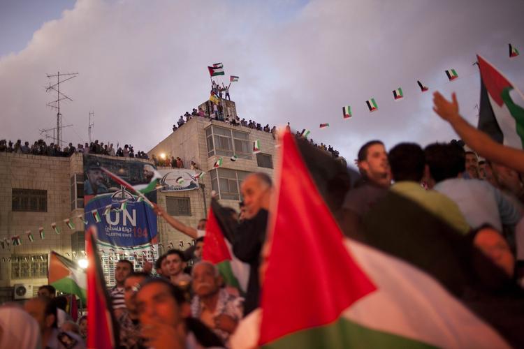 Konflikt. Palæstinas præsident, Mahmoud Abbas, er kommet i modvind i befolkningen, der beskylder ham for at være på israelernes side. 