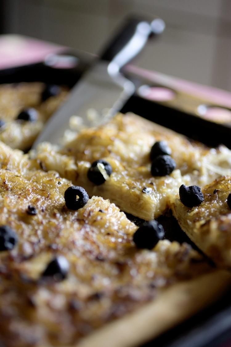 Spisetid. Lørdag kan man få en række anderledes kulinariske oplevelser. For eksempel serverer Quiche à Qui løgtærte ved Stefanskirken på Nørrebro. 