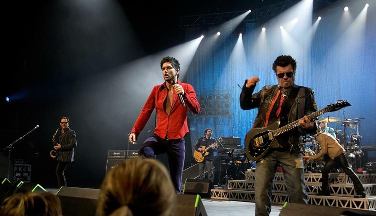 Slut.  Allerede søndag aften, da INXS spillede koncert i australske Perth, byen hvor bandet også opstod, opstod rygter om, at det var deres sidste koncert. 