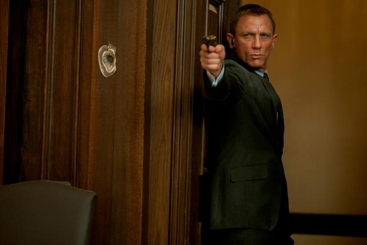 bond. Daniel Craig aka James Bond kommer først på lærrederne i Kina kort før det kinesiske nytår i februar. 