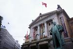 MEDALJEUDDELING. Det norske nationalteater ville ikke lægge lokaler til ceremoni for omstridt medaljemodtager. 