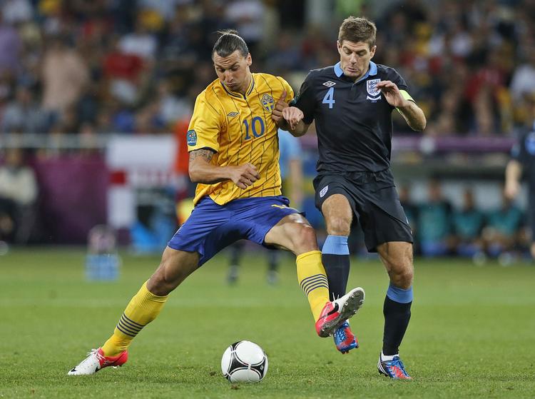 respekt. Zlatan Ibrahimovic (tv) og  Steven Gerrard er flere gange tørnet sammen på banen. 