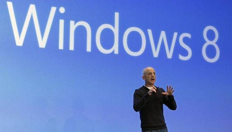 UDE. Steven Sinofsky var den første på scenen, da Windows 8 blev præsenteret. Nu har han forladt Microsoft. (Foto: AP PHOTO) 
