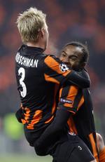 teamwork. Williain (t.h.) lagde op til Tomas Hübschmans scoring til 1-0. 