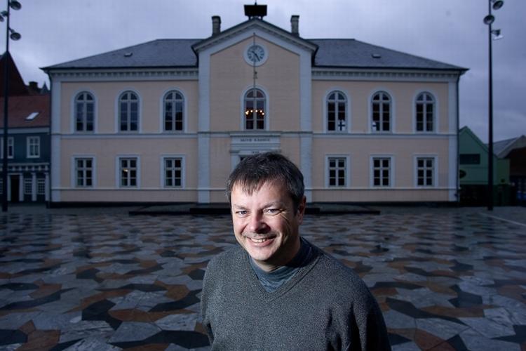 dømt. Anklageren havde forlangt en ubetinget fængselsdom kombineret med samfundstjenste, men fængselsdommen over Per B. Jeppesen blev gjort betinget. 