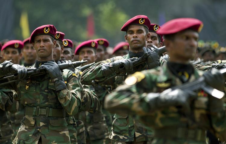 blodigt. Den srilankanske hær besejrede oprørerne, De Tamilske Tigre, i 2009 efter 26 års brutal borgerkrig. Aktivister siger, at 40.000 civile blev dræbt under krigens sidste måneder. 