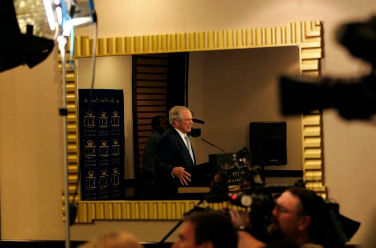 Støtte. Tv-præsten Pat Robertson kan se formildende omstændigheder ved David Petraeus' affære. 