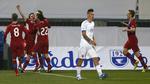 3-0. Slovakiets store stjerne, Marek Hamsik, gad bestemt ikke se på den tjekkiske jubel. 