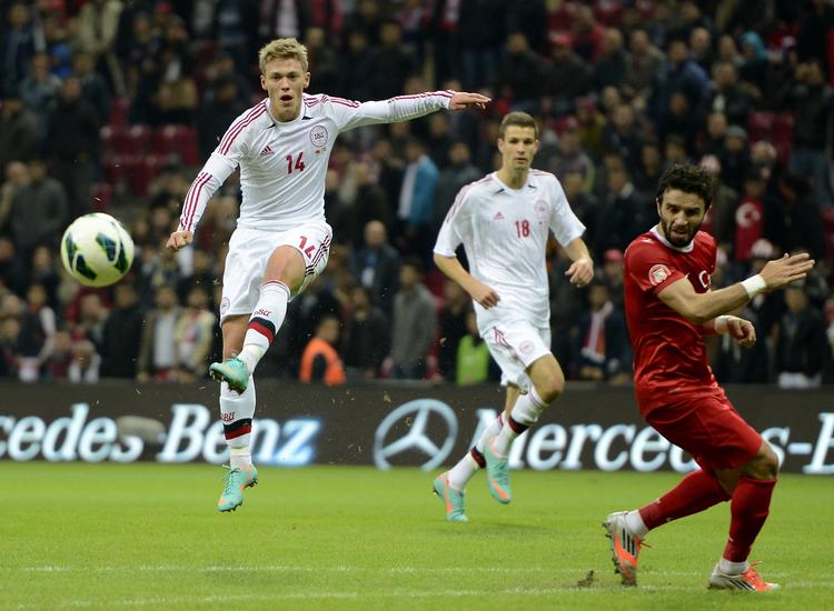 Komet. Efter to scoringer for Ajax i weekenden fik 18-årige Viktor Fischer 30 minutters spilletid i sin første landskamp. 