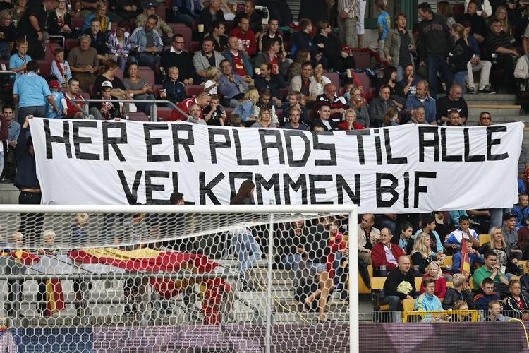 opbakning. Brøndbys tilskuere har holdt humøret højt under trængselstiderne i vestegns-klubben. 