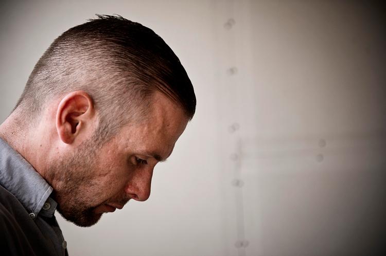 Ups. L.O.C. modtog for nylig en betinget fængselsdom på 40 dage for vold mod en fan. Torsdag går han på scenen i Falconer Salen 