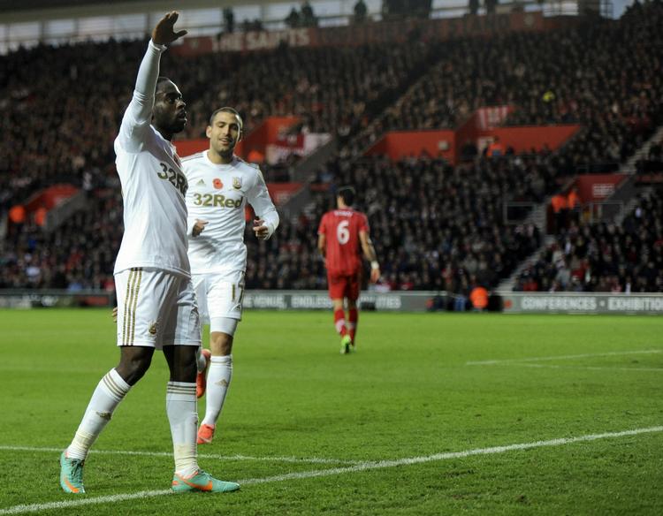 uafgjort. Swansea Citys Nathan Dyer (tv) har scoret det udlignende mål mod Southampton i sidste weekends opgør. 