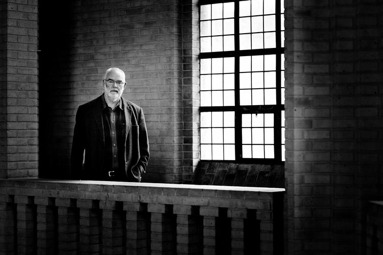 BEGRAVELSE. Der er plads til cirka 1.500 mennesker i Grundtvigs Kirke i København, så rummet føles ekstra stort, når der ikke møder pårørende op til en begravelse, fortæller Palle Kongsgaard. 