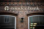 Bankkrise. For et par uger siden måtte Finanstilsynet konstatere, at man ikke formåede at stoppe Tønder Banks store og risikable udlån i tide. 