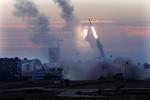 gaza. Raketter over den israelske havneby Ashdod torsdag. 