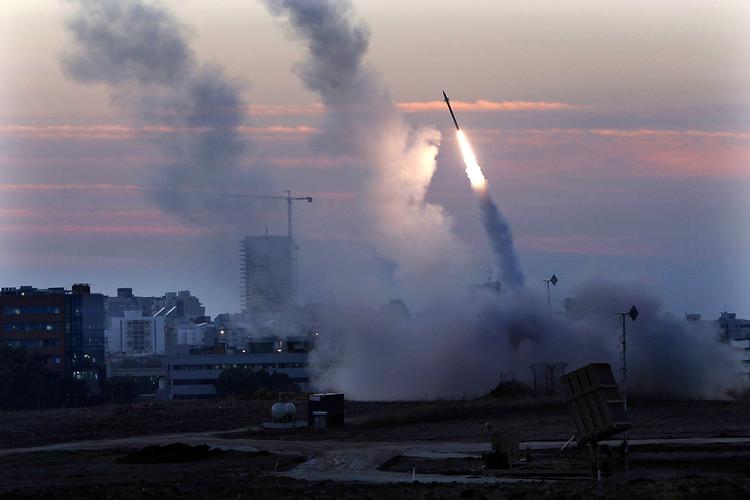 gaza. Raketter over den israelske havneby Ashdod torsdag. 