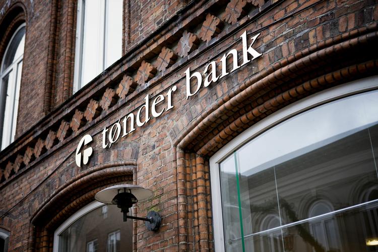 banker. Et fælles europæisk banktilsyn ville ikke have hjulpet i forhold til krakket i Tønder Bank, mener SF-ministeren. Til gengæld går hun ind for andre tiltag for at styrke bankerne. 