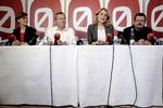 Utilfreds. Enhedslistens topfolk kunne på deres pressemøde næsten ikke få sig selv til at sige, at de var tilfredse med finanslovsaftalen. Men mon ikke finansloven havde set anderledes ud, hvis den var forhandlet hen over midten? 
