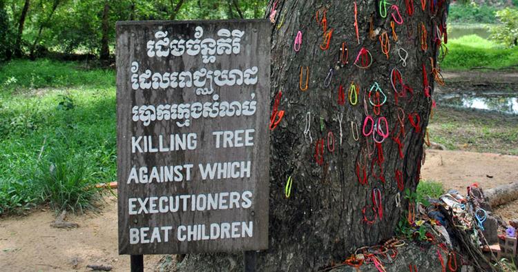 TRAGEDIE. Choeung Ek, den mest berømte af Cambodjas over 300 såkaldte killing fields, er et voldsomt og følelsesladet besøg. 