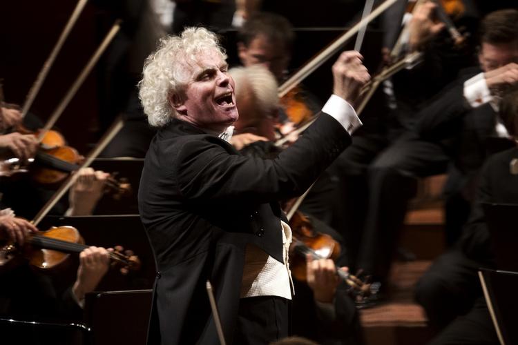 Sublimt. Dirigenten Simon Rattle skabte lækkerhed og tilføjede intensitet til udtrykket. 