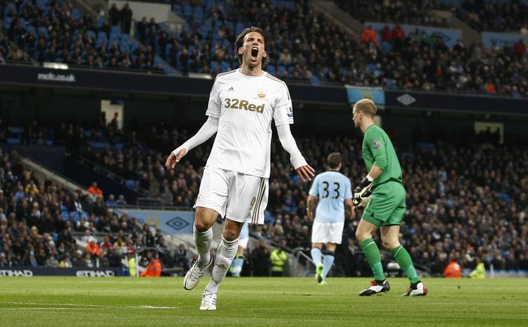 Klasse. Michu har været en af de store åbenbaringer i Premier League i denne sæson. 