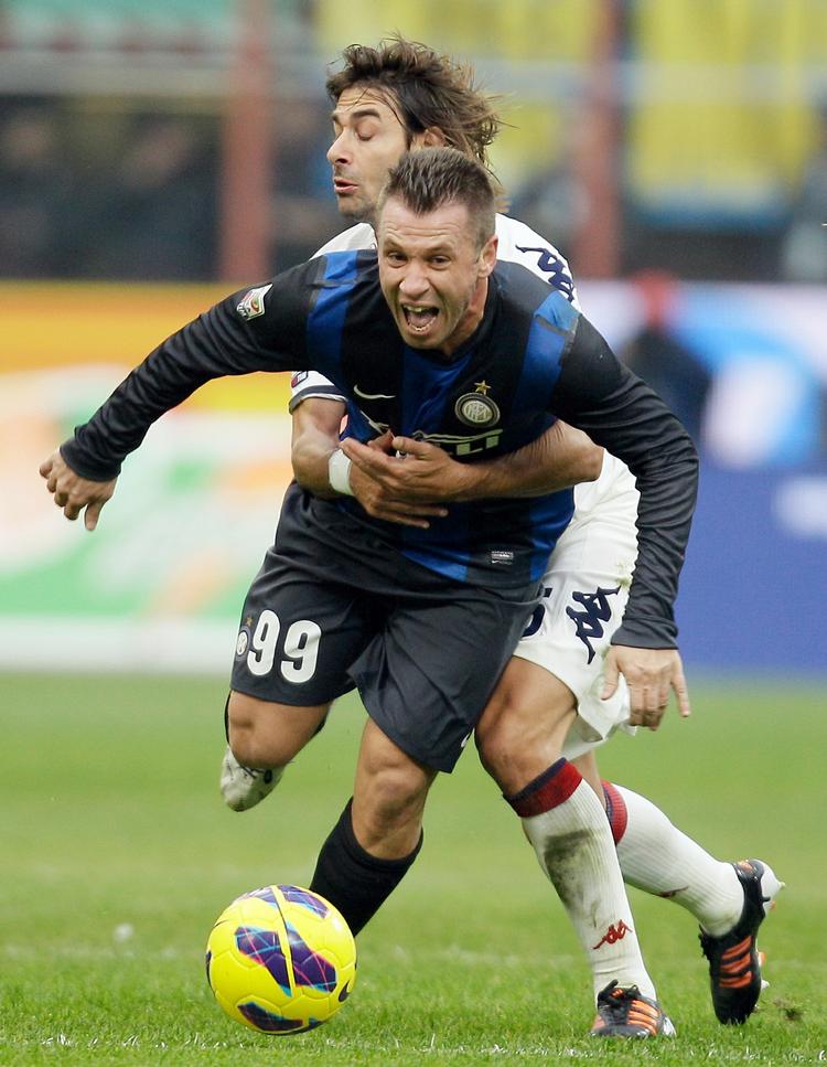 omklamring. Undertippede Cagliari gjorde, hvad holdet kunne, i kampen mod Inter. 