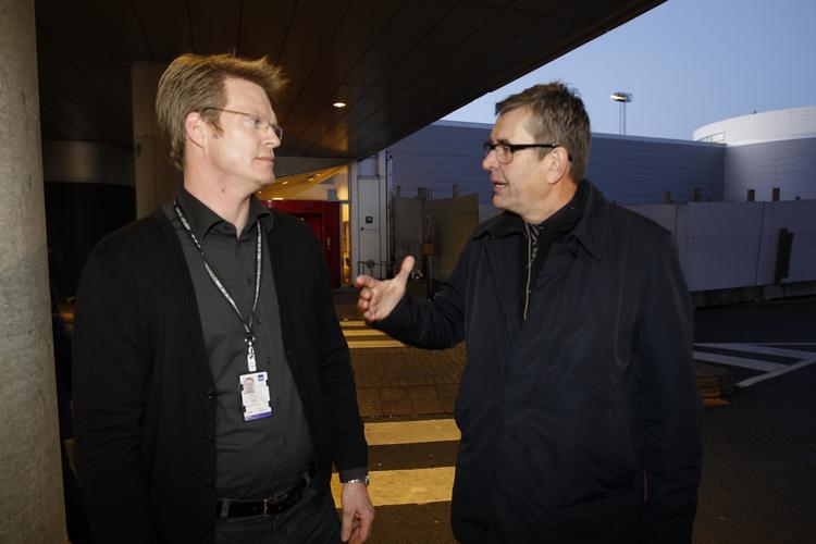 forhandler. Næstformanden for de danske piloter, Thomas Munk, har deltaget i forhandlingerne med SAS. Her er han fotograferet tidligt i morges ved SAS' administrationsbygning i Kastrup, hvor forhandlingerne har foregået. 