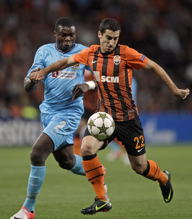 klubskifte. Henrikh Mkhitaryan (th) var en stor mundfuld for FC Nordsjælland i Champions League, da danskerne spillere mod Shakhtar Donetsk. 