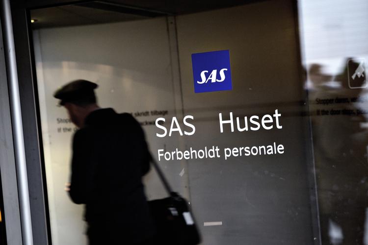 LØNNEDGANG. SAS' personale har sagt ja til reduceret løn og øget arbejdstid for at redde deres arbejdspladser. 